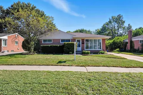 35906 Rewa St, Clinton Township, MI 48035