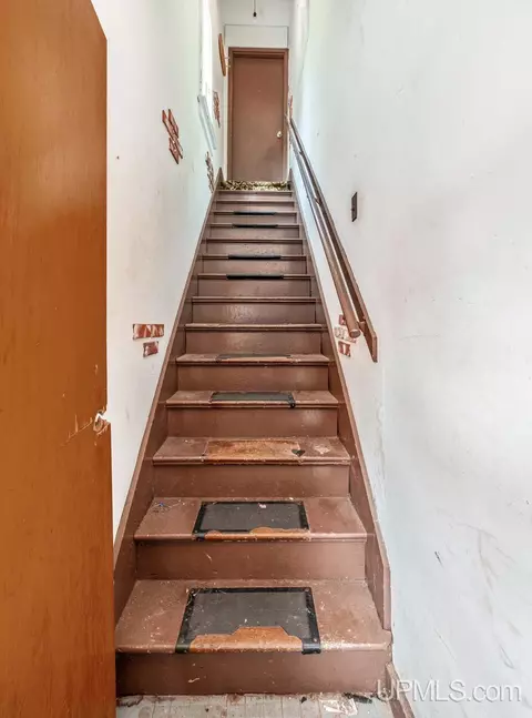 Entry Way - 612 Maurice, Ishpeming, MI 49849 photo 1 of 1