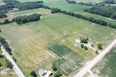 72701 Romeo Plank, Armada, MI 48005 photo 2