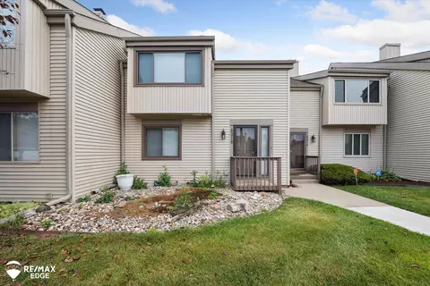 6318 Laurentian #BUILDING 9  #42., Flint, MI 48532