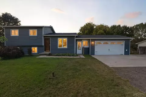 2305 Indian, Lapeer, MI 48446