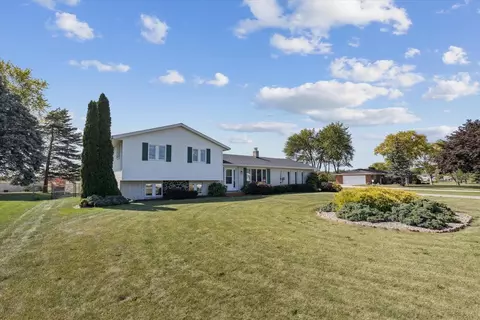 663 W Borton, Essexville, MI 48732