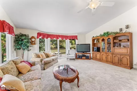 Living - 1019 Bluebell, Davison, MI 48423 photo 1 of 1
