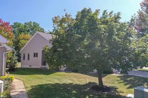 Exterior - 1019 Bluebell, Davison, MI 48423 photo 6 of 8