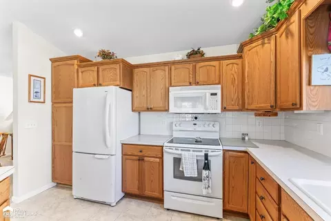 Kitchen - 1019 Bluebell, Davison, MI 48423 photo 3 of 3