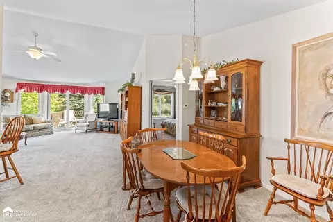 Dining - 1019 Bluebell, Davison, MI 48423 photo 1 of 2
