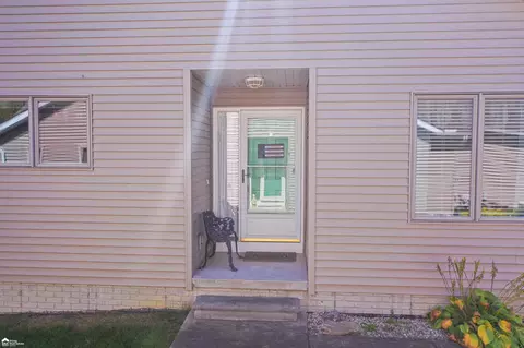 Exterior - 1019 Bluebell, Davison, MI 48423 photo 7 of 8