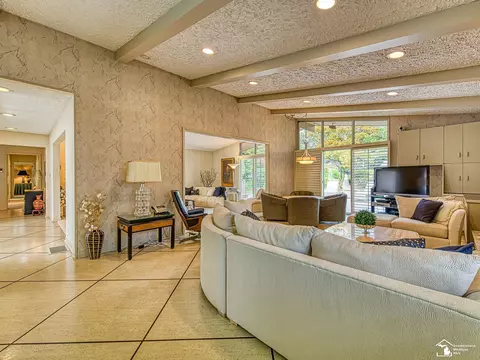 Living - 1605 Arbor, Monroe, MI 48162 photo 4 of 6