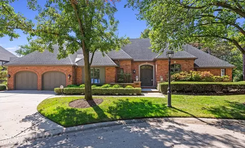 11 Windemere, Grosse Pointe Farms, MI 48236