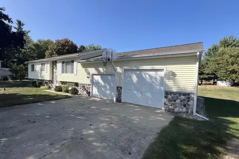 8514 S Stony Lk, Jackson, MI 49201