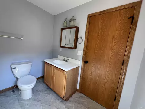 Bath - 536 Tabor, Adrian, MI 49221 photo 2 of 2