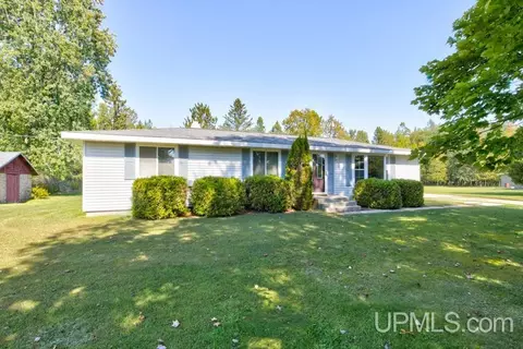 W5478 Elmwood, Menominee, MI 49858