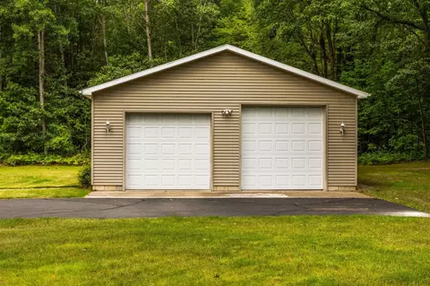 2611 Sandbridge, Gladwin, MI 48624 photo 3