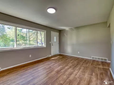 8850 Day, Monroe, MI 48162 photo 5
