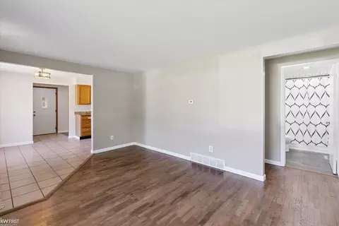 6374 Webb, Flint, MI 48506 photo 6