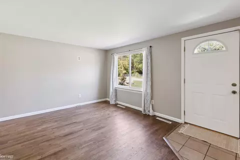 6374 Webb, Flint, MI 48506 photo 3