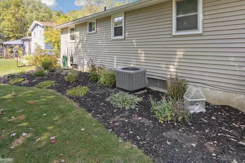6374 Webb, Flint, MI 48506 photo 41