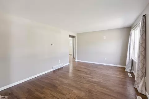 6374 Webb, Flint, MI 48506 photo 4