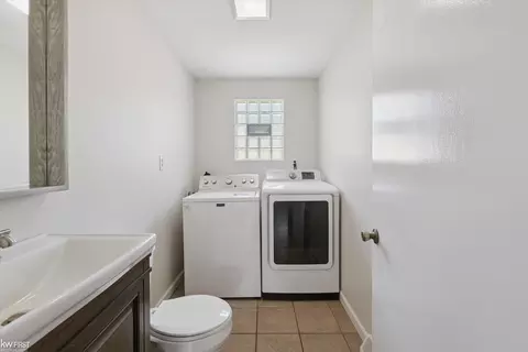 6374 Webb, Flint, MI 48506 photo 28