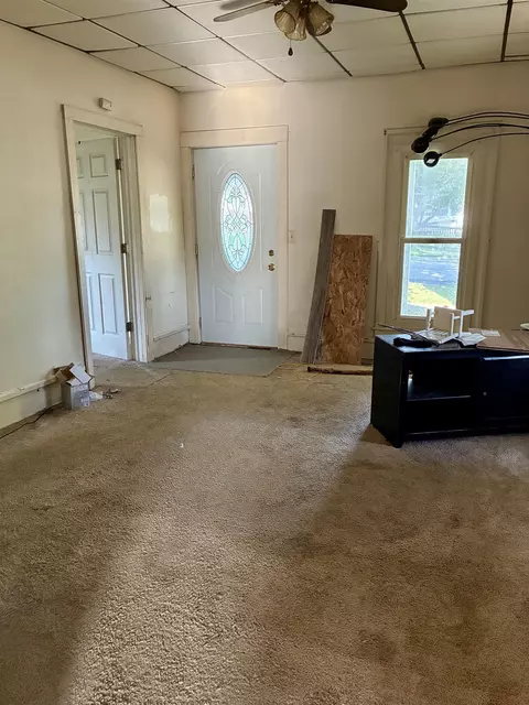 Living - 415 Dimmick, Owosso, MI 48867 photo 1 of 2