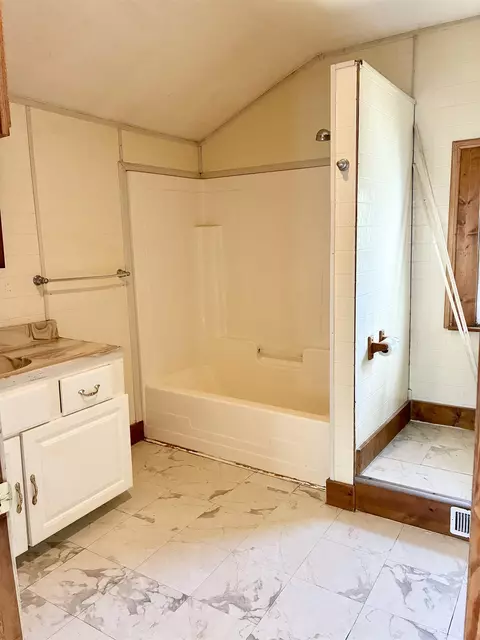 Bath - 415 Dimmick, Owosso, MI 48867 photo 1 of 4