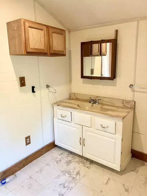 Bath - 415 Dimmick, Owosso, MI 48867 photo 2 of 4