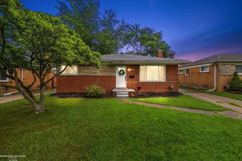 21400 Centennial, Saint Clair Shores, MI 48081