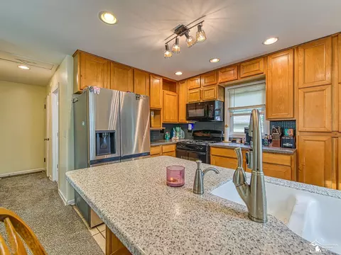 Kitchen - 1664 Sunset, Monroe, MI 48162 photo 2 of 3
