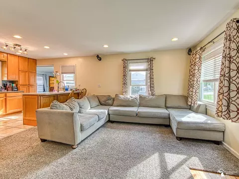 Living - 1664 Sunset, Monroe, MI 48162 photo 4 of 4