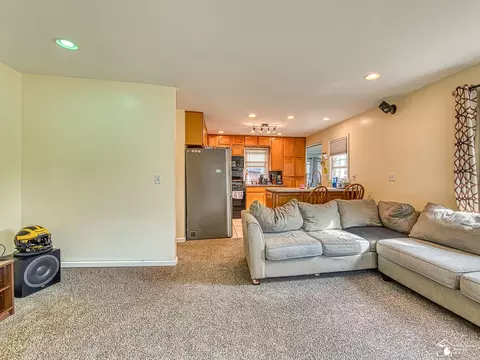 Living - 1664 Sunset, Monroe, MI 48162 photo 3 of 4