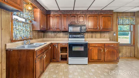4047 D, Bark River, MI 49807 photo 9