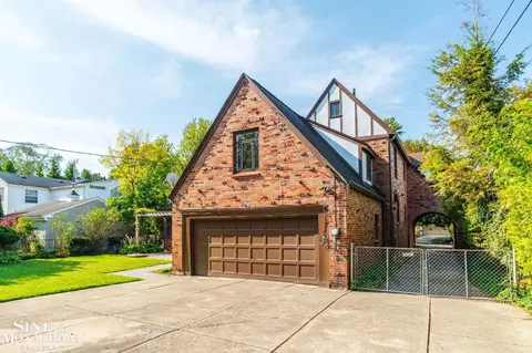 Exterior - 502 Pemberton, Grosse Pointe, MI 48230 photo 7 of 12