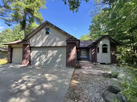 41 W W Riv, Gladwin, MI 48624