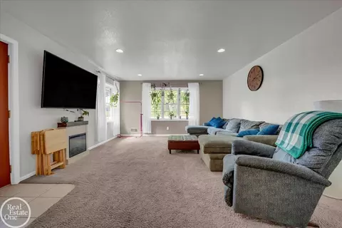 Living - 10175 Spring Arbor, Spring Arbor, MI 49283 photo 2 of 3