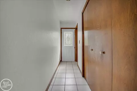 Entry Way - 10175 Spring Arbor, Spring Arbor, MI 49283 photo 2 of 2