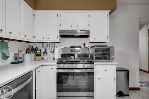 Kitchen - 10175 Spring Arbor, Spring Arbor, MI 49283 photo 2 of 5