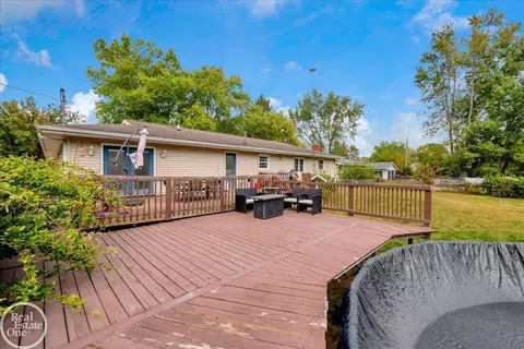 Exterior - 10175 Spring Arbor, Spring Arbor, MI 49283 photo 5 of 14