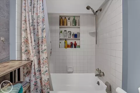 Bath - 10175 Spring Arbor, Spring Arbor, MI 49283 photo 4 of 7