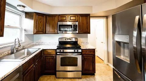 Kitchen - 795 Grosse Pointe, Grosse Pointe, MI 48230 photo 3 of 4
