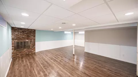 Living - 795 Grosse Pointe, Grosse Pointe, MI 48230 photo 4 of 4