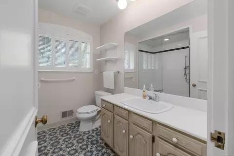 Bath - 1131 Audubon, Grosse Pointe Park, MI 48230 photo 4 of 6