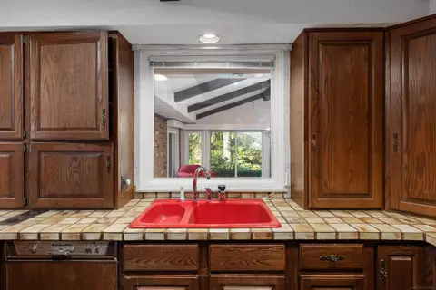 Kitchen - 1131 Audubon, Grosse Pointe Park, MI 48230 photo 2 of 5