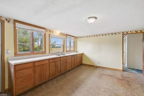 Kitchen - 3487 E Wildermuth, Owosso, MI 48867 photo 2 of 2