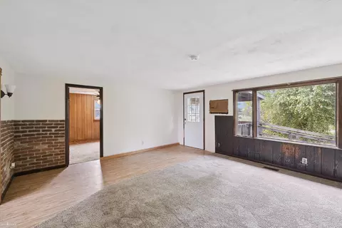 Living - 3487 E Wildermuth, Owosso, MI 48867 photo 3 of 3