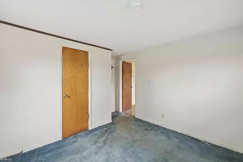 Bedroom - 3487 E Wildermuth, Owosso, MI 48867 photo 4 of 6