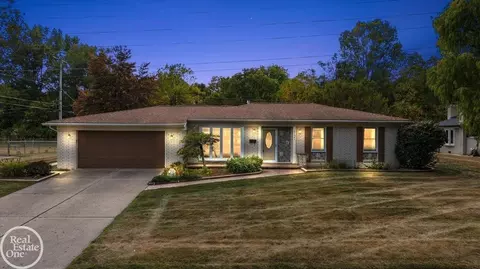 47341 Kennesaw Rdg, Shelby Township, MI 48317