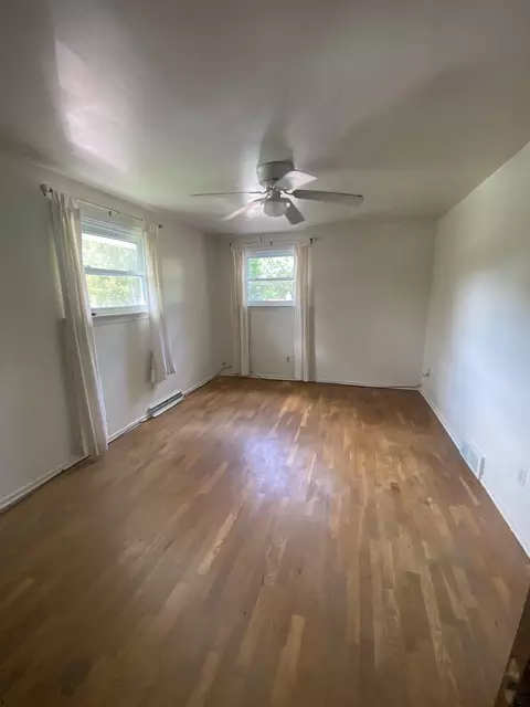 Bedroom - 5345 Birchtree, Flint, MI 48532 photo 2 of 4