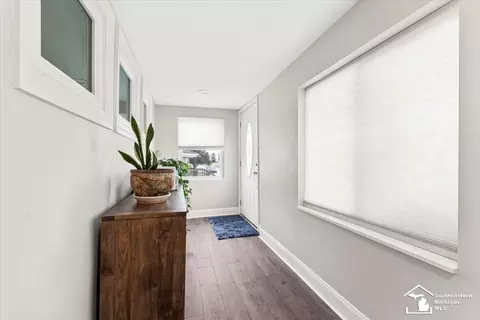 Entry Way - 18747 Riverview, Riverview, MI 48193 photo 1 of 2