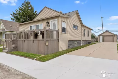 Exterior - 18747 Riverview, Riverview, MI 48193 photo 2 of 4