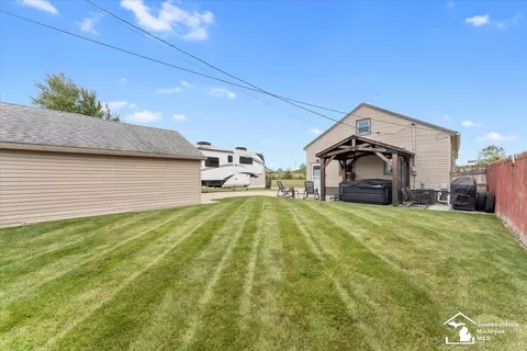 Exterior - 18747 Riverview, Riverview, MI 48193 photo 4 of 4